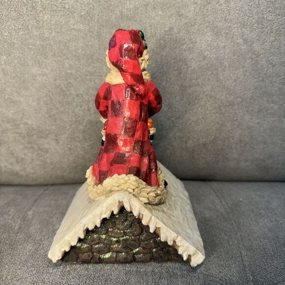 Santa on Rooftop Chimney Wind Up Musical Figure Christmas - Picture 4 of 9